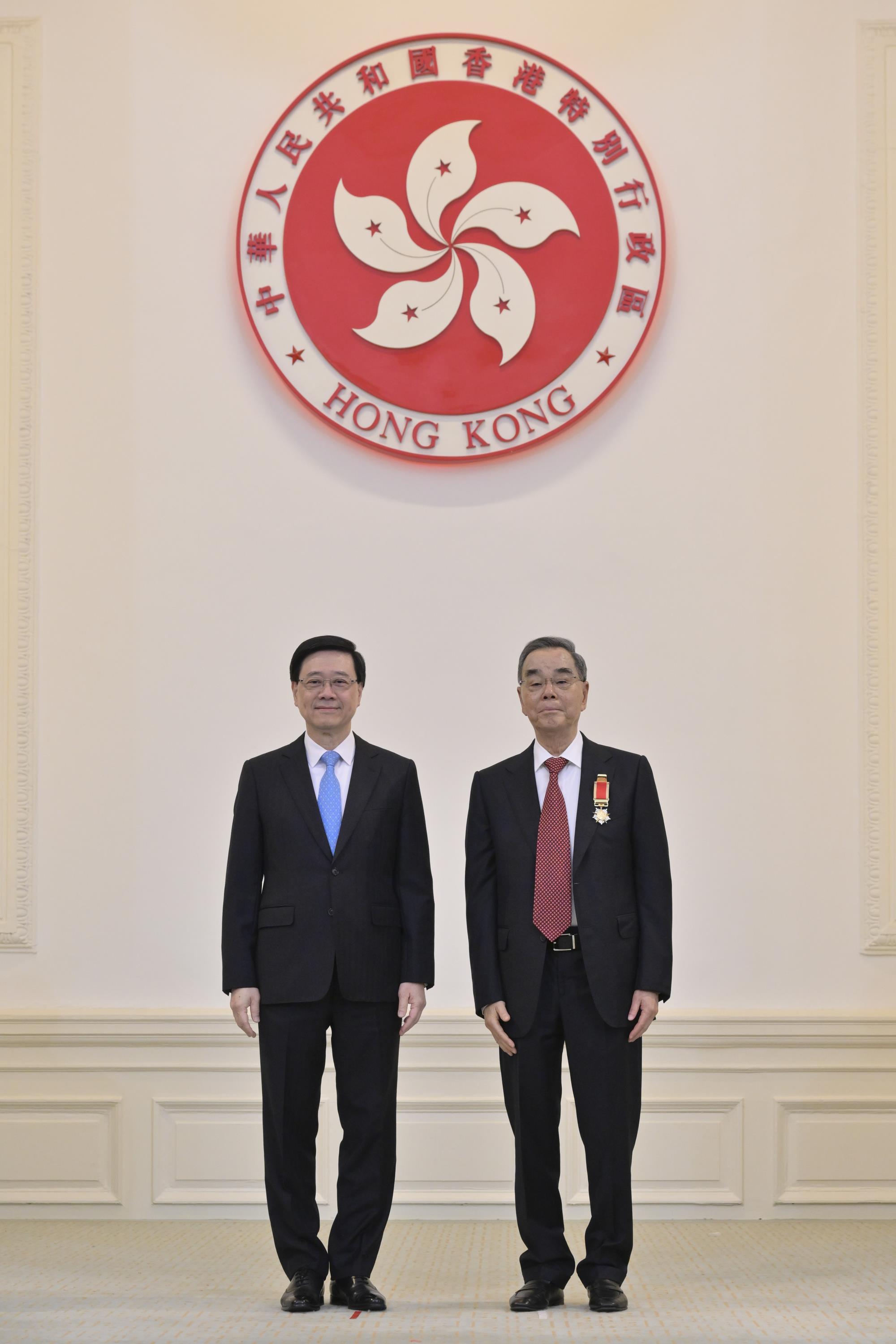 2024年，林树哲先生获颁大紫荆勋章.jpg